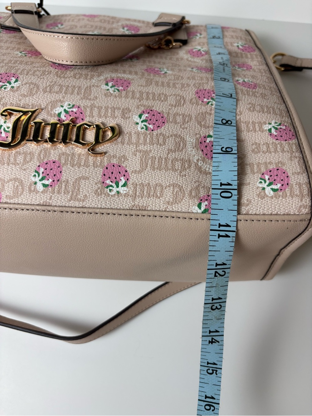 πJuicy Couture Berry Sweet Strawberry Tote Bag Sandstone Pink NWT - Picture 14 of 14